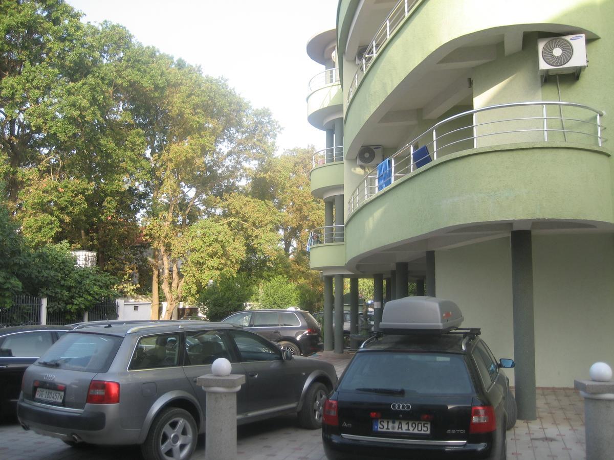 Guest House Vila Mimoza 乌尔齐尼 外观 照片